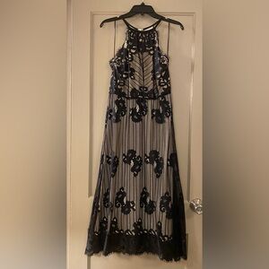 WORN ONCE (to a gala in NYC)
Chelsea & Violet prom/cocktail dress